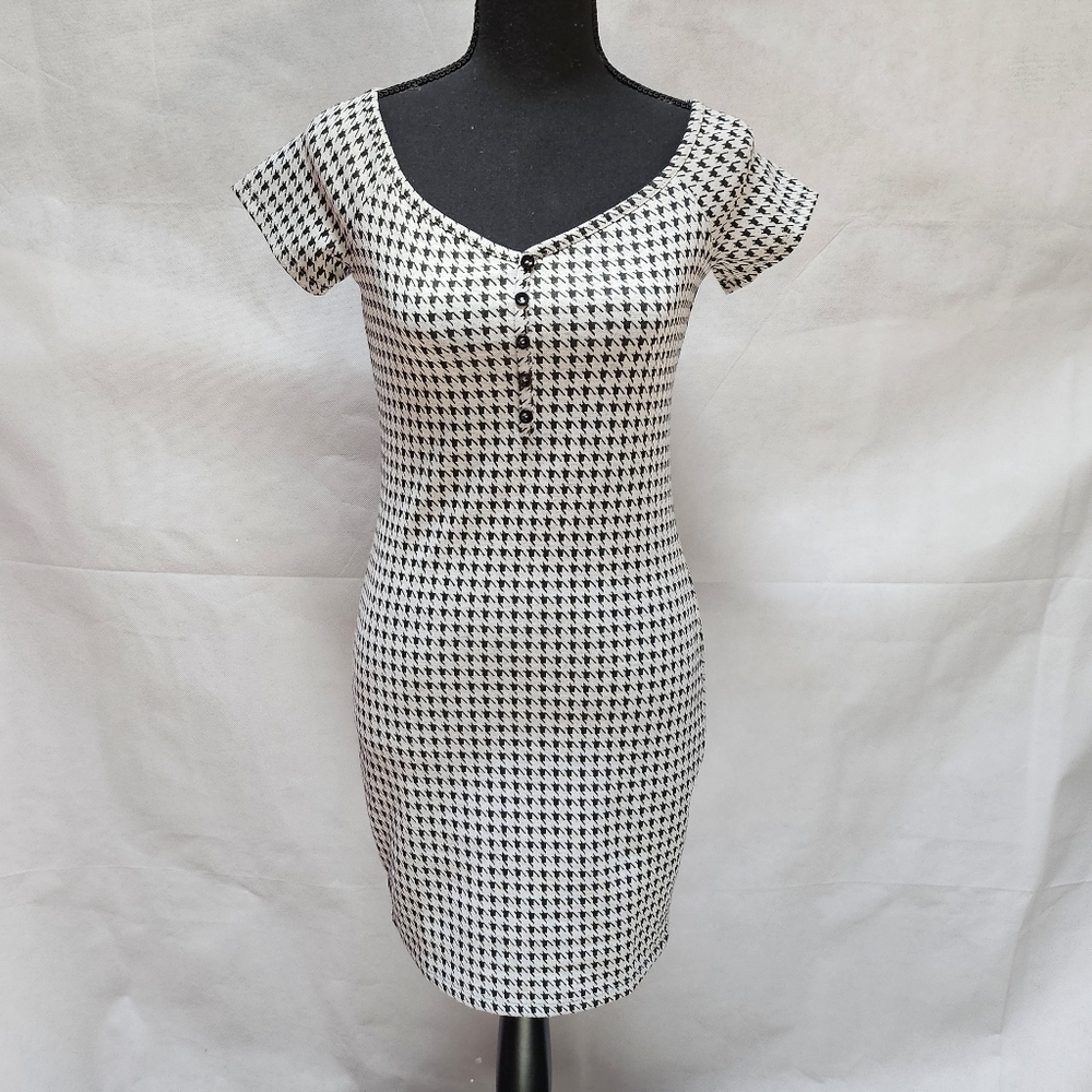 Popular21 Houndstooth Form Fitting Mini Dress 97% Cotton 3% Spandex Size M